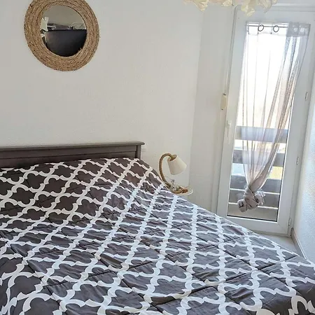 Appartement 2 Pieces Avec Terrasse Et Parking - Fr-1-387-218 Marseillan (Herault)