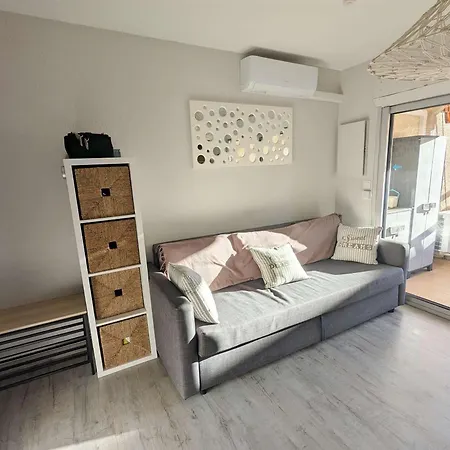 2 Pieces Avec Terrasse Et Parking - Fr-1-387-218
